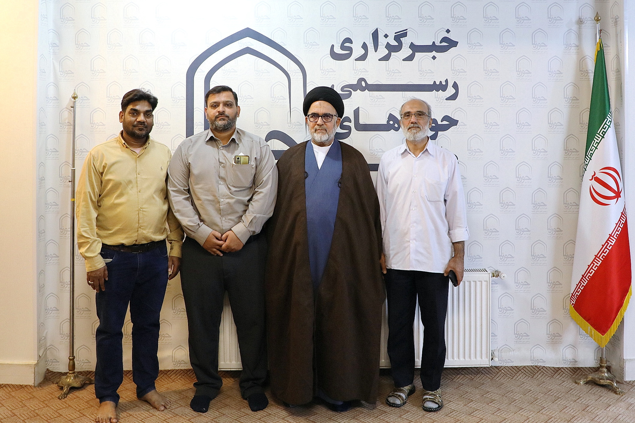 تصاویر/ امام جمعہ ممبئی کا حوزہ نیوز ایجنسی کے مرکزی دفتر کا دورہ