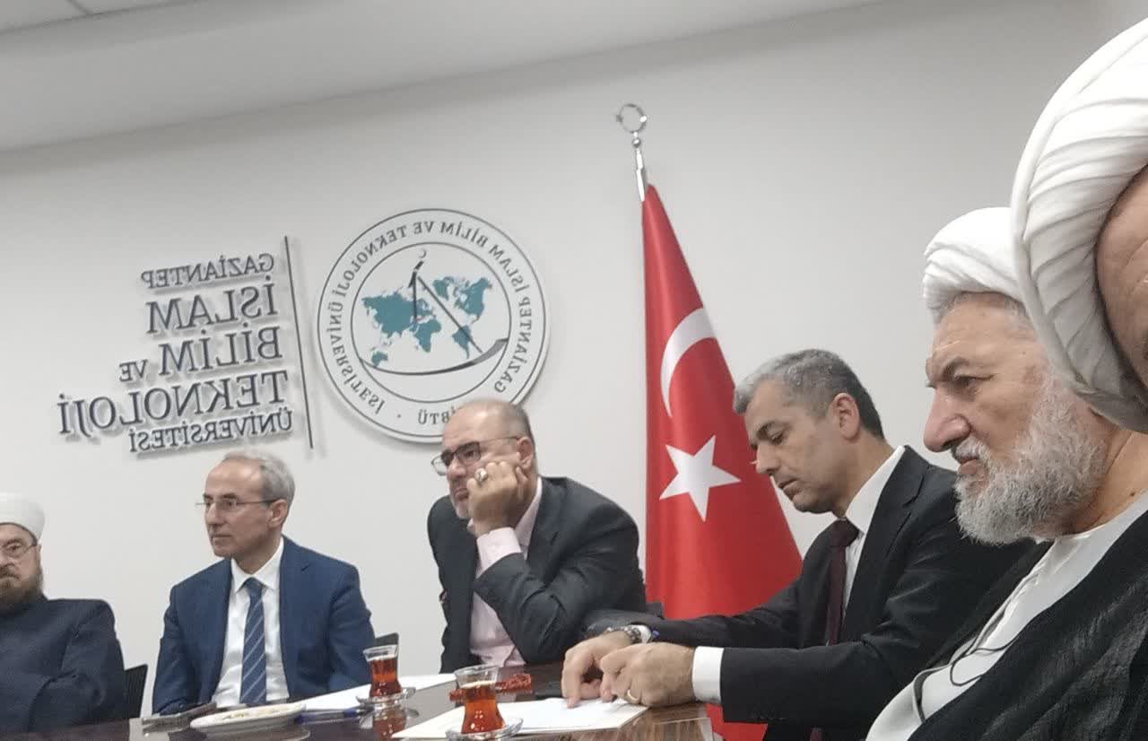 اتحاد علما و اندیشمندان جهان اسلام برای تحقق تمدن نوین اسلامی انکار ناپذیر است