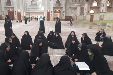 تجدید میثاق طلاب مدرسه علمیه فاطمه‌الزهرا(س) ساوه با امام راحل و شهدا