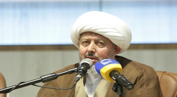 علامه نائینی با ابداع مدرسه‌ای فکری، پیوند نظریه و عمل فقهی را برقرار کرد