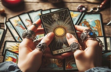 چرا نباید به رمال و فالگیر مراجعه کرد؟ + صوت