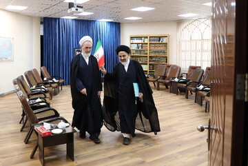 تصاویر/ دیدار نماینده ولی فقیه و امام جمعه ارومیه با آیت الله اعرافی