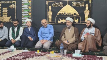 تصاویر/ دیدار جمعی از مسئولین حوزه علمیه امام خمینی(ره)با خانواده های شهدای دفاع مقدس