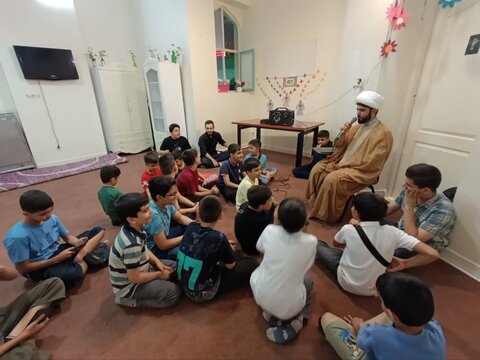 تصاویر/ خدمت کریمانه گروه «طلاب جهادی امام صادق(ع)» در غرب تهران