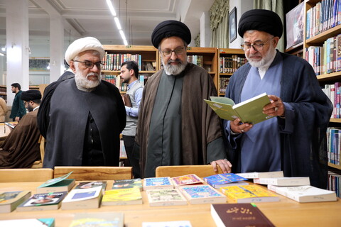 تصاویر/بازدید میهمانان کنگره آیت الله میرزای نائینی از مدرسه علمیه نواب مشهد