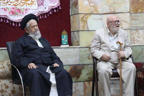 دیدار اعضای ستاد بزرگداشت 50 اُمین سالگرد ارتحال آیت الله العظمی بهبهانی (ره) با نماینده ولی فقیه در خوزستان