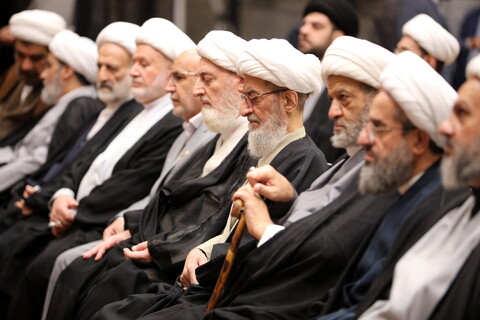 تصاویر/زیارت آستان مقدس امام رضا (ع) و بازدید میهمانان کنگره بین المللی میرزایی نائینی از مدرسه علمیه دو درب در حرم مطهر رضوی