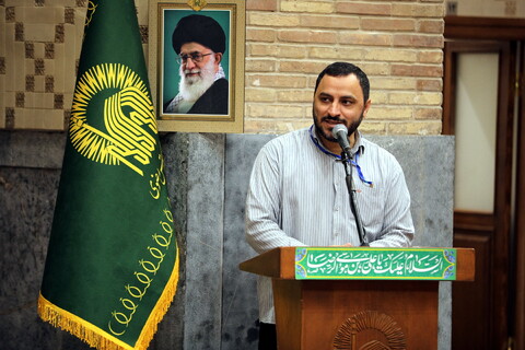 تصاویر/زیارت آستان مقدس امام رضا (ع) و بازدید میهمانان کنگره بین المللی میرزایی نائینی از مدرسه علمیه دو درب در حرم مطهر رضوی