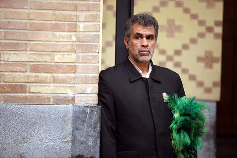 تصاویر/زیارت آستان مقدس امام رضا (ع) و بازدید میهمانان کنگره بین المللی میرزایی نائینی از مدرسه علمیه دو درب در حرم مطهر رضوی