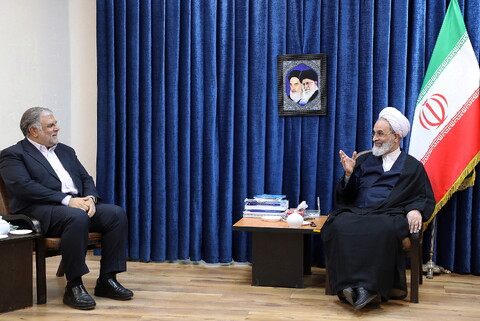 تصاویر/ دیدار شهردار قم با آیت الله اعرافی