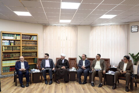 تصاویر/ دیدار شهردار قم با آیت الله اعرافی