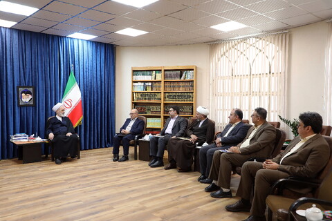 تصاویر/ دیدار شهردار قم با آیت الله اعرافی