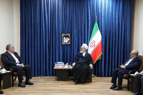 تصاویر/ دیدار شهردار قم با آیت الله اعرافی