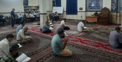 تصاویر/ دوره تخصصی آموزش حفظ و شرح نهج البلاغه در مسجد جامع سیدالشهدا(ع)
