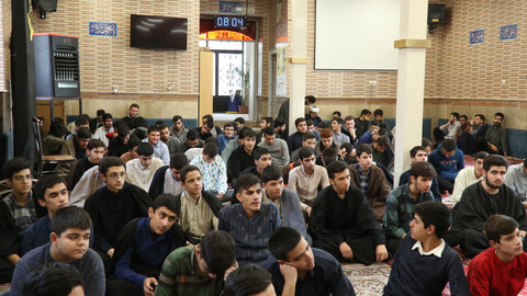 تصاویر/ نهمین جلسه برنامه «طلبه باشیم» در مدرسه علمیه امیرالمومنین(ع)تبریز