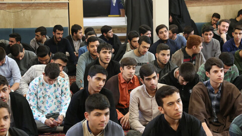 تصاویر/ نهمین جلسه برنامه «طلبه باشیم» در مدرسه علمیه امیرالمومنین(ع)تبریز