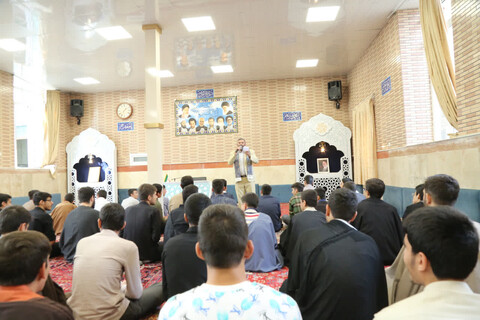 تصاویر/ نهمین جلسه برنامه «طلبه باشیم» در مدرسه علمیه امیرالمومنین(ع)تبریز