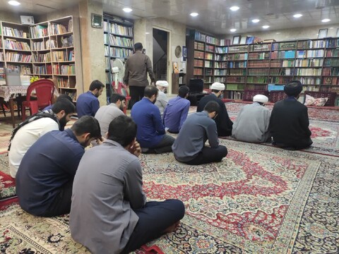 تصاویر/دیدار جمعی از مسئولین حوزه علمیه امام خمینی(ره)با خانواده های شهدای دفاع مقدس