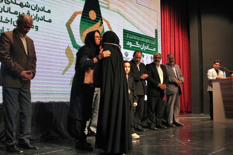 تصاویر/آیین نکوداشت "مادران گود" مادران شهیدان ورزشکار و مادران قهرمانان ورزشی در کرمان