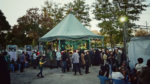 تصاویر/فعالیت موکب ارکان الهدی اراک به مناسبت ولادت حضرت زینب (س)