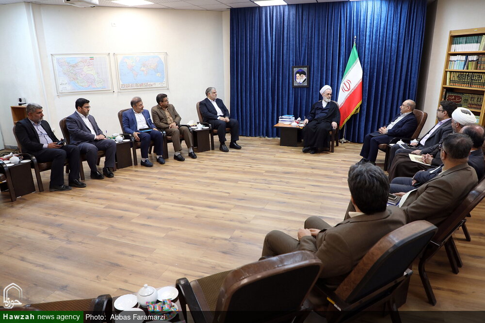 خدمت به مردم را وظیفه می‌دانیم / آمادگی حوزه علمیه برای کمک بیشتر به مدیران شهری