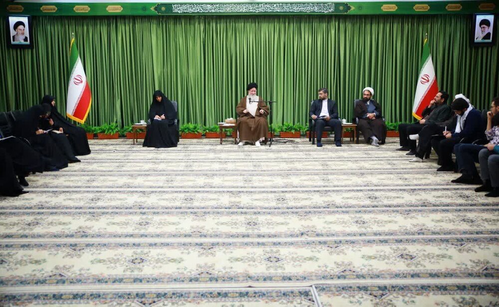 ضرورت مدیریت هوشمندانه جریان وفاق و مطالبه‌گر در دانشگاه / اصول اساسی مدیریت جامعه؛ اتحاد، همدلی و برنامه‌ریزی صحیح است