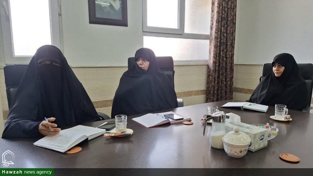 نشست شورای اداری مدیریت حوزه‌ علمیه خواهران خوزستان
