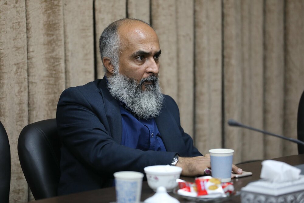 جلسه نقد و بررسی مستند ادواردو