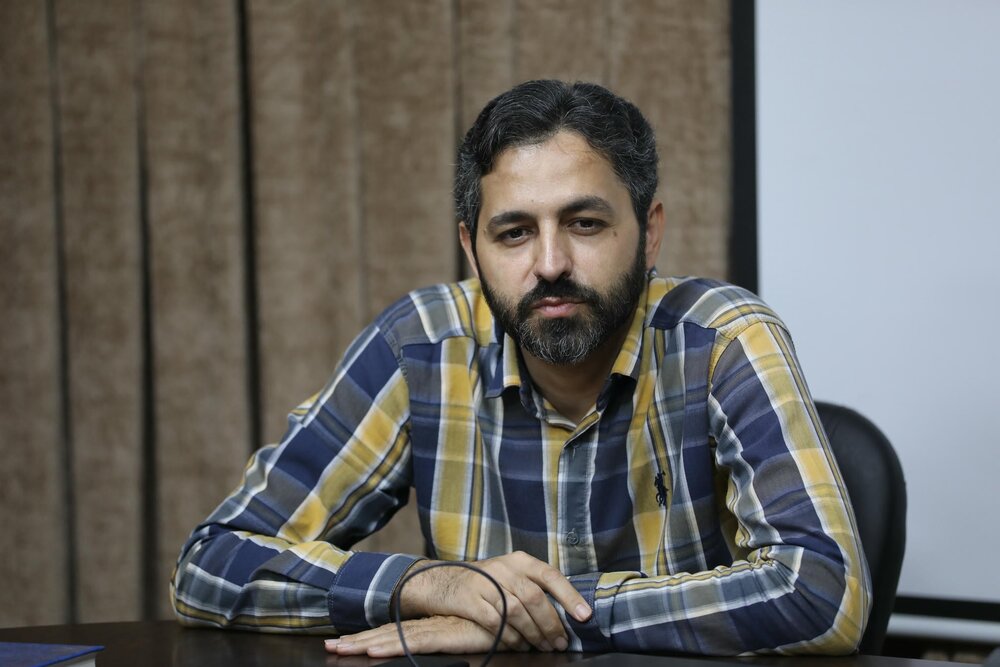 جلسه نقد و بررسی مستند ادواردو