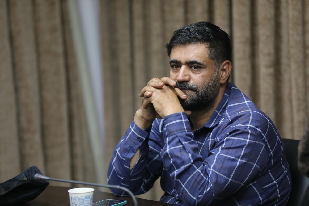 جلسه نقد و بررسی مستند ادواردو