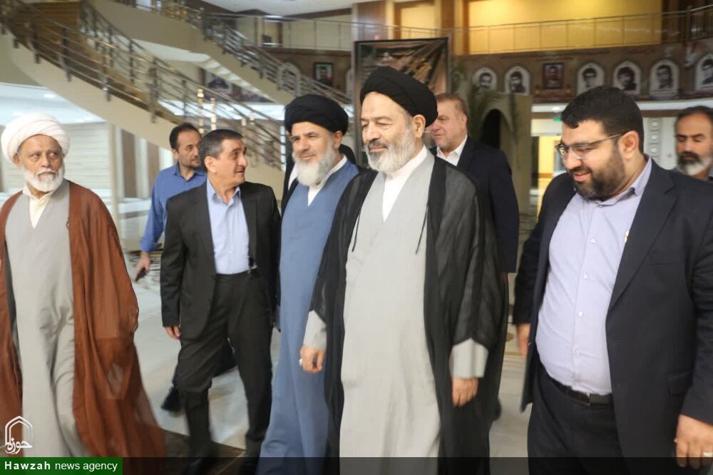 بازدید حجتالاسلام والمسلمین سید ابوالحسن حسنزاده عضو مجلس خبرگان رهبری بارئیس هیأتمدیره و مدیرعامل سازمان منطقه آزاد اروند،