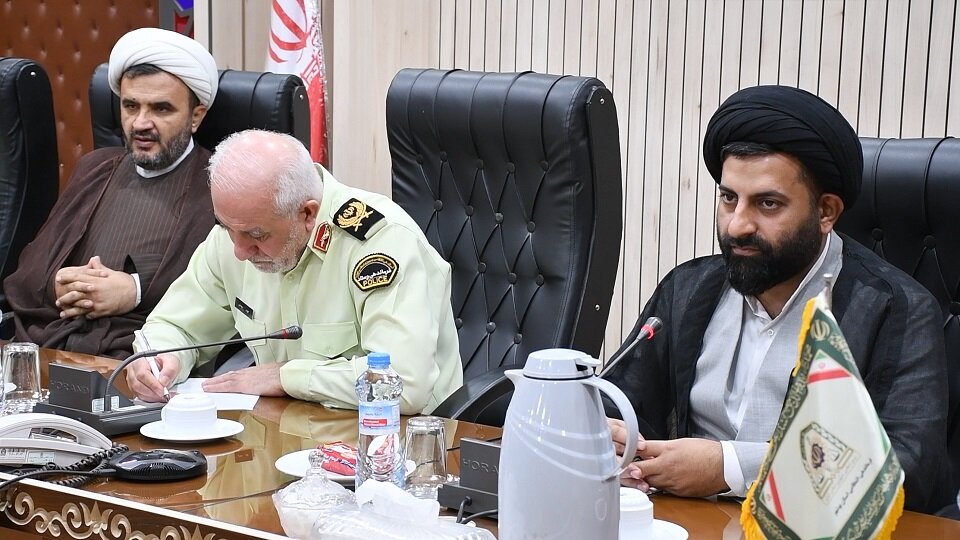 بوشهر در خط مقدم تهاجم فرهنگی دشمنان قرار دارد