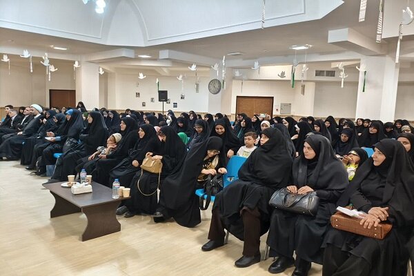 پشتیبانی کارهای اجتماعی از رسالت بانوان طلبه است+ عکس