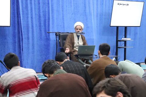 تصاویر/ درس اخلاق طلاب مدرسه علمیه امام خامنه ای ارومیه