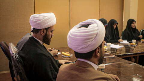 تصاویر/هم‌اندیشی رابطین خواهر طرح امین با معاون تبلیغ حوزه علمیه همدان