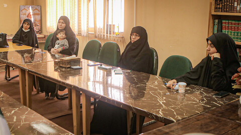 تصاویر/هم‌اندیشی رابطین خواهر طرح امین با معاون تبلیغ حوزه علمیه همدان