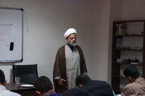 تصاویر/ جلسات مشاوره طلاب مدرسه علمیه امام خامنه ای ارومیه