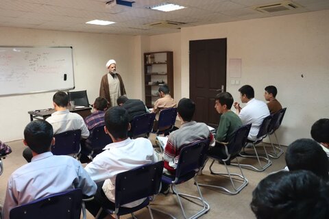 تصاویر/ جلسات مشاوره طلاب مدرسه علمیه امام خامنه ای ارومیه