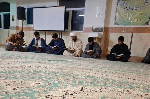 تصاویر/ جلسه قرائت قرآن هفتگی مدرسه علمیه الغدیر نراق