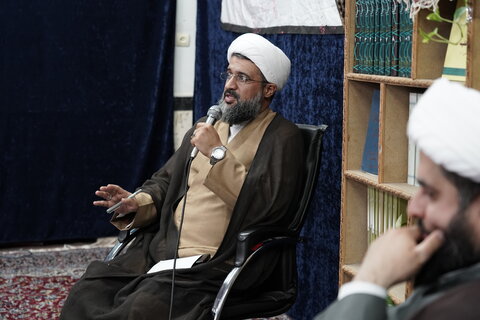 تصاویر/ برگزاری نشست‌ «ملای مجاهد» در مدرسه علمیه حقانی قم