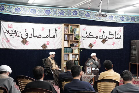 تصاویر/ برگزاری نشست‌ «ملای مجاهد» در مدرسه علمیه حقانی قم