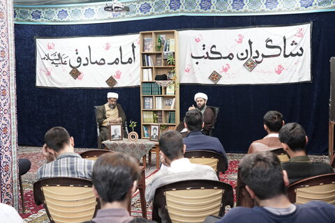 تصاویر/ برگزاری نشست‌ «ملای مجاهد» در مدرسه علمیه حقانی قم