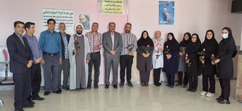 تصاویر/ تقدیر از کادر درمان شهر خانوک توسط امام جمعه