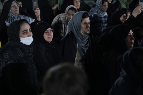 تصاویر/ تجلیل از مادران و پدران پرستار دارای فرزند معلول در حرم حضرت علی بن جعفر(ع)