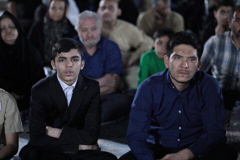 تصاویر/ تجلیل از مادران و پدران پرستار دارای فرزند معلول در حرم حضرت علی بن جعفر(ع)