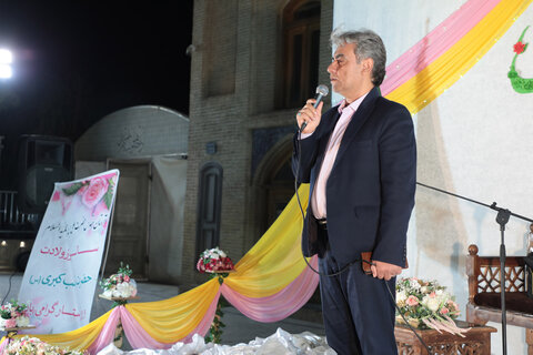 تصاویر/ تجلیل از مادران و پدران پرستار دارای فرزند معلول در حرم حضرت علی بن جعفر(ع)