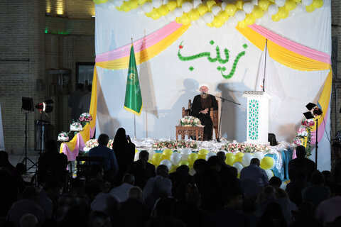 تصاویر/ تجلیل از مادران و پدران پرستار دارای فرزند معلول در حرم حضرت علی بن جعفر(ع)