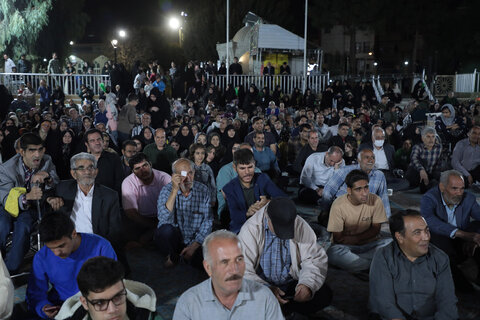 تصاویر/ تجلیل از مادران و پدران پرستار دارای فرزند معلول در حرم حضرت علی بن جعفر(ع)