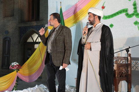 تصاویر/ تجلیل از مادران و پدران پرستار دارای فرزند معلول در حرم حضرت علی بن جعفر(ع)