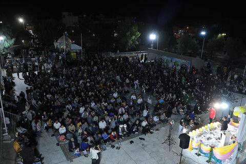 تصاویر/ تجلیل از مادران و پدران پرستار دارای فرزند معلول در حرم حضرت علی بن جعفر(ع)